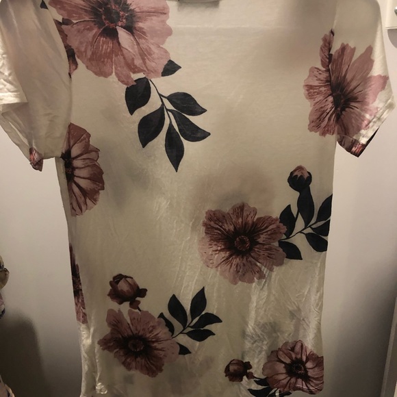 Dynamite tee - Picture 3 of 3